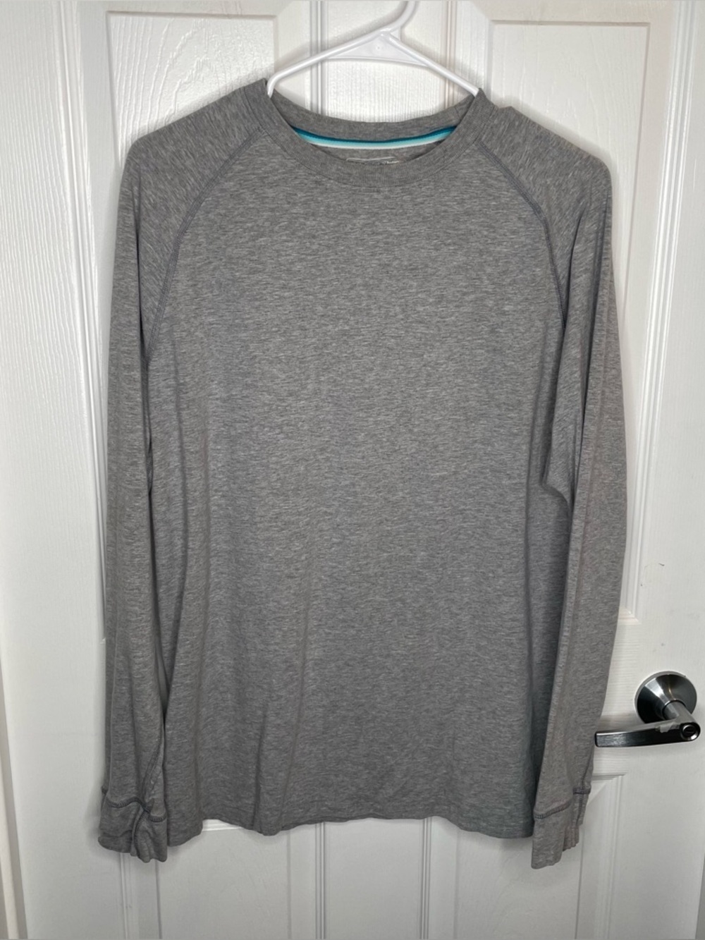 Coolibar Lumaleo Long Sleeve Tee with Thumbholes UPF 50+ in Gray Heather XL